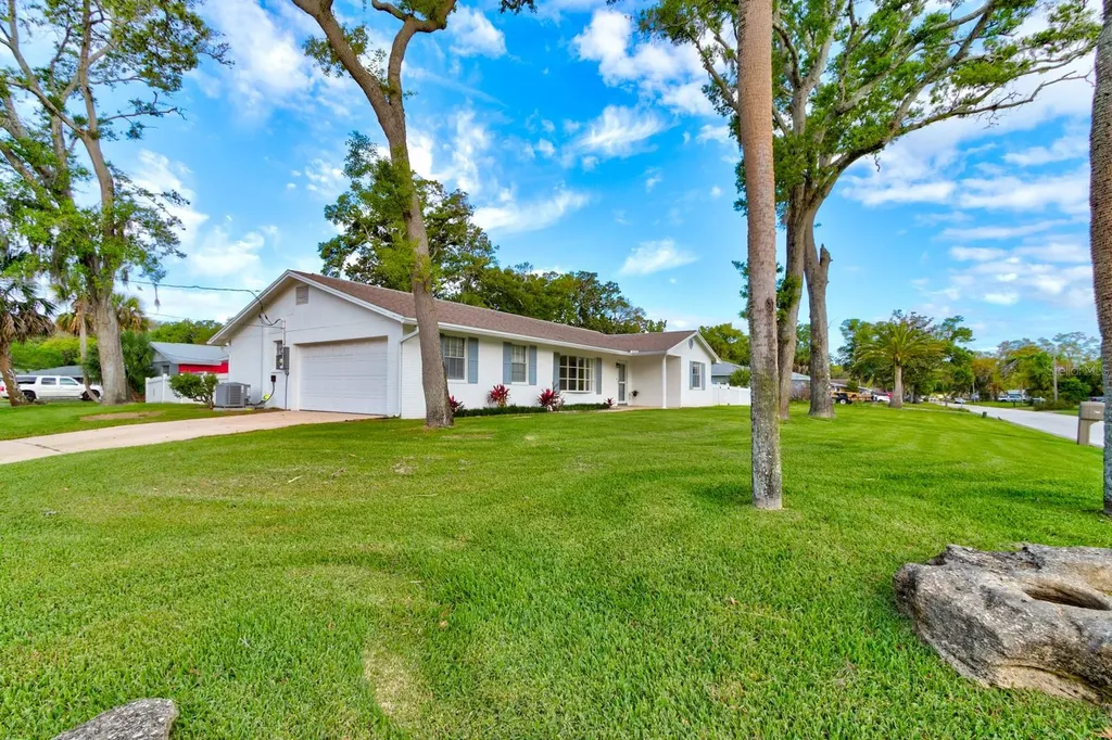 700 Lindenwood Circle E Ormond Beach FL 32174