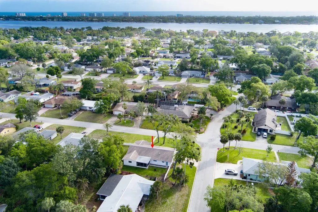 700 Lindenwood Circle E Ormond Beach FL 32174