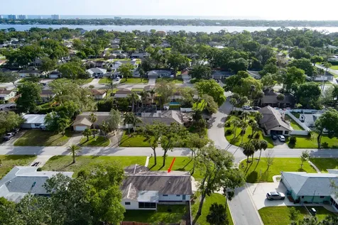 700 Lindenwood Circle E Ormond Beach FL 32174