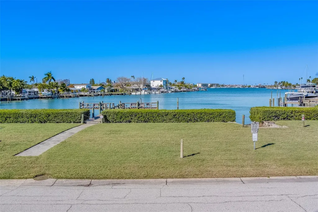 717 Sunset Cove Madeira Beach FL 33708