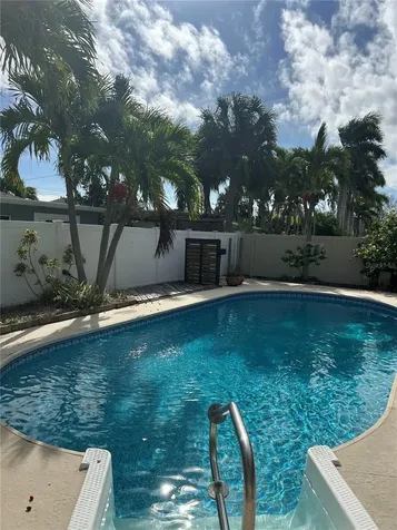 717 Sunset Cove Madeira Beach FL 33708