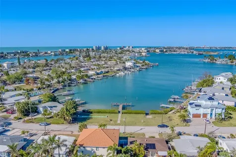 717 Sunset Cove Madeira Beach FL 33708