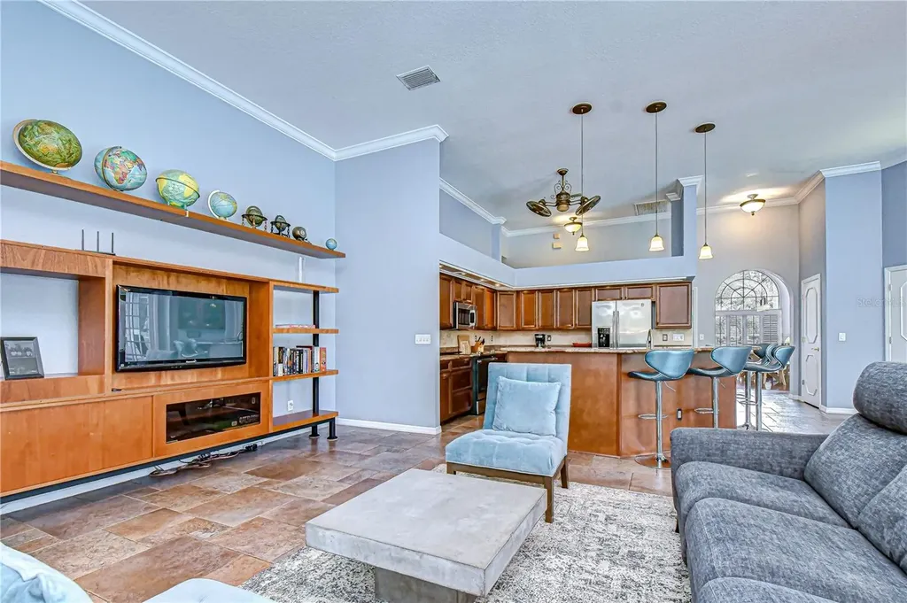 5201 Laurel Pointe Drive Valrico FL 33594