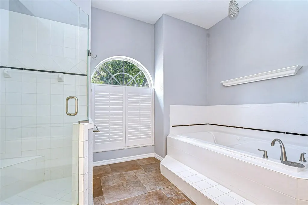 5201 Laurel Pointe Drive Valrico FL 33594