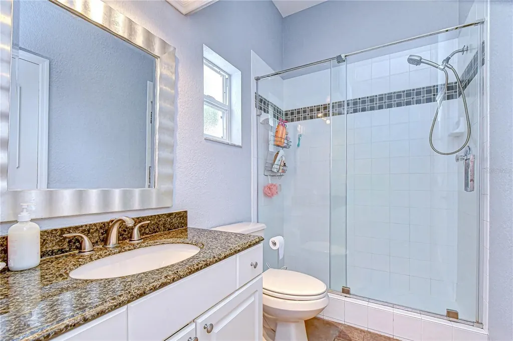 5201 Laurel Pointe Drive Valrico FL 33594