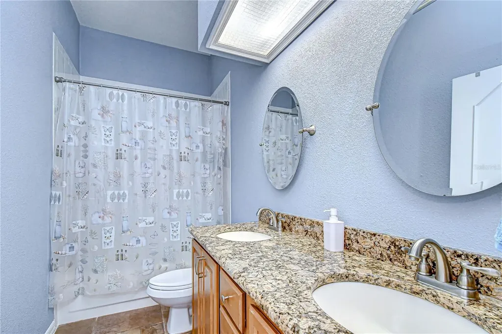 5201 Laurel Pointe Drive Valrico FL 33594