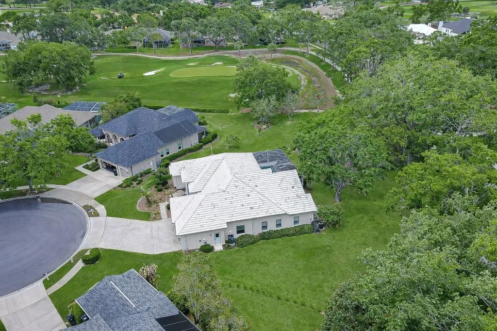 5201 Laurel Pointe Drive Valrico FL 33594