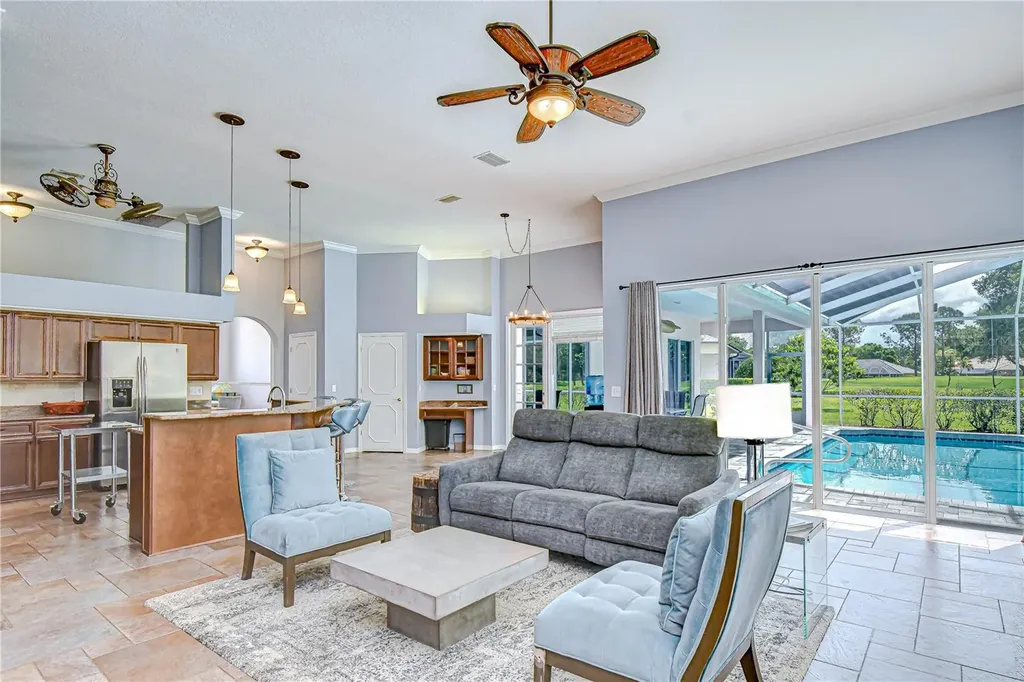 5201 Laurel Pointe Drive Valrico FL 33594