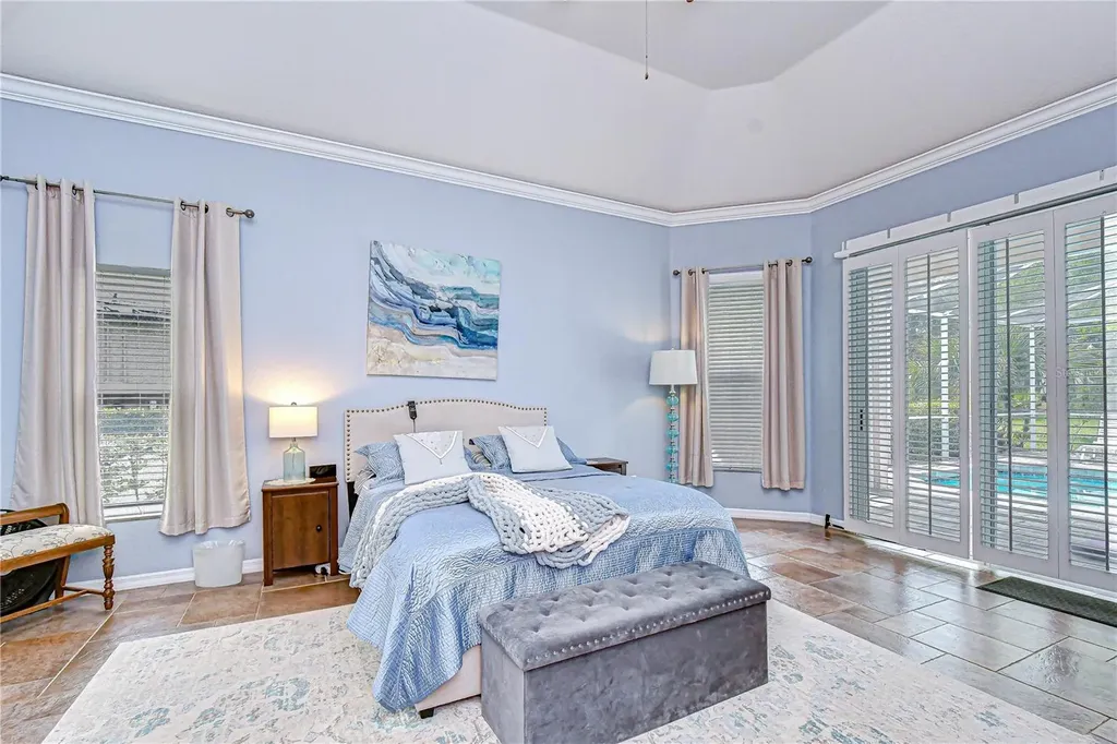 5201 Laurel Pointe Drive Valrico FL 33594
