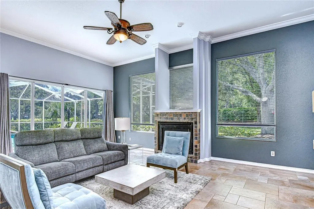 5201 Laurel Pointe Drive Valrico FL 33594