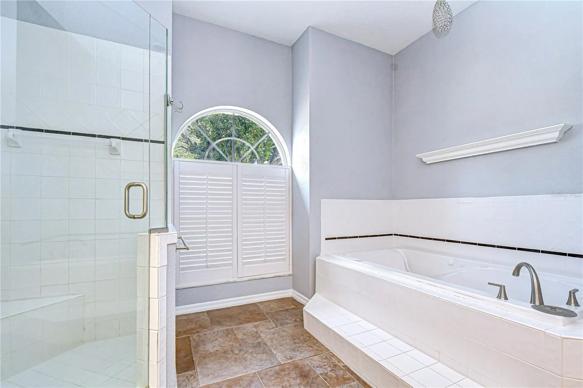 5201 Laurel Pointe Drive Valrico FL 33594