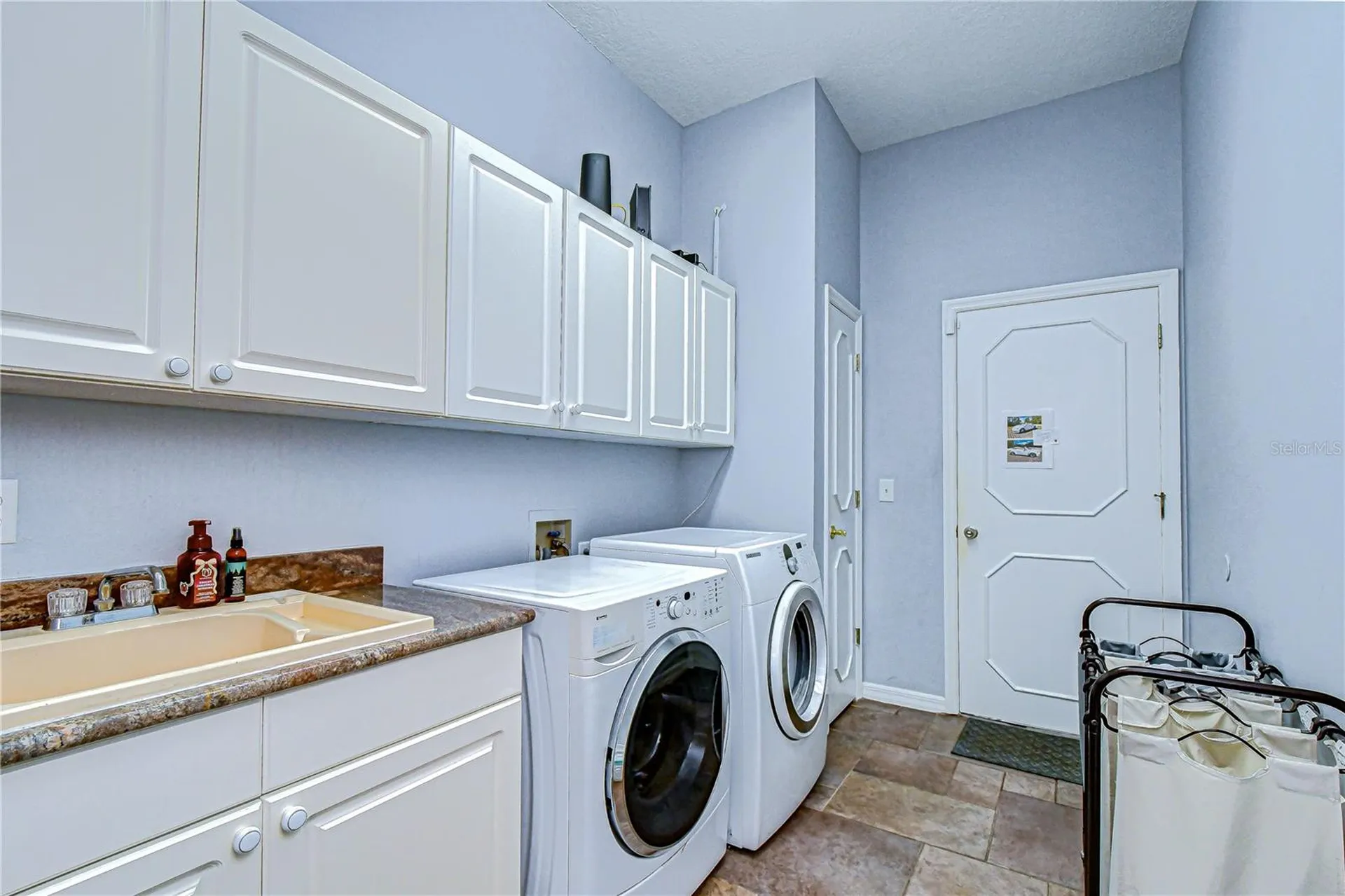5201 Laurel Pointe Drive Valrico FL 33594