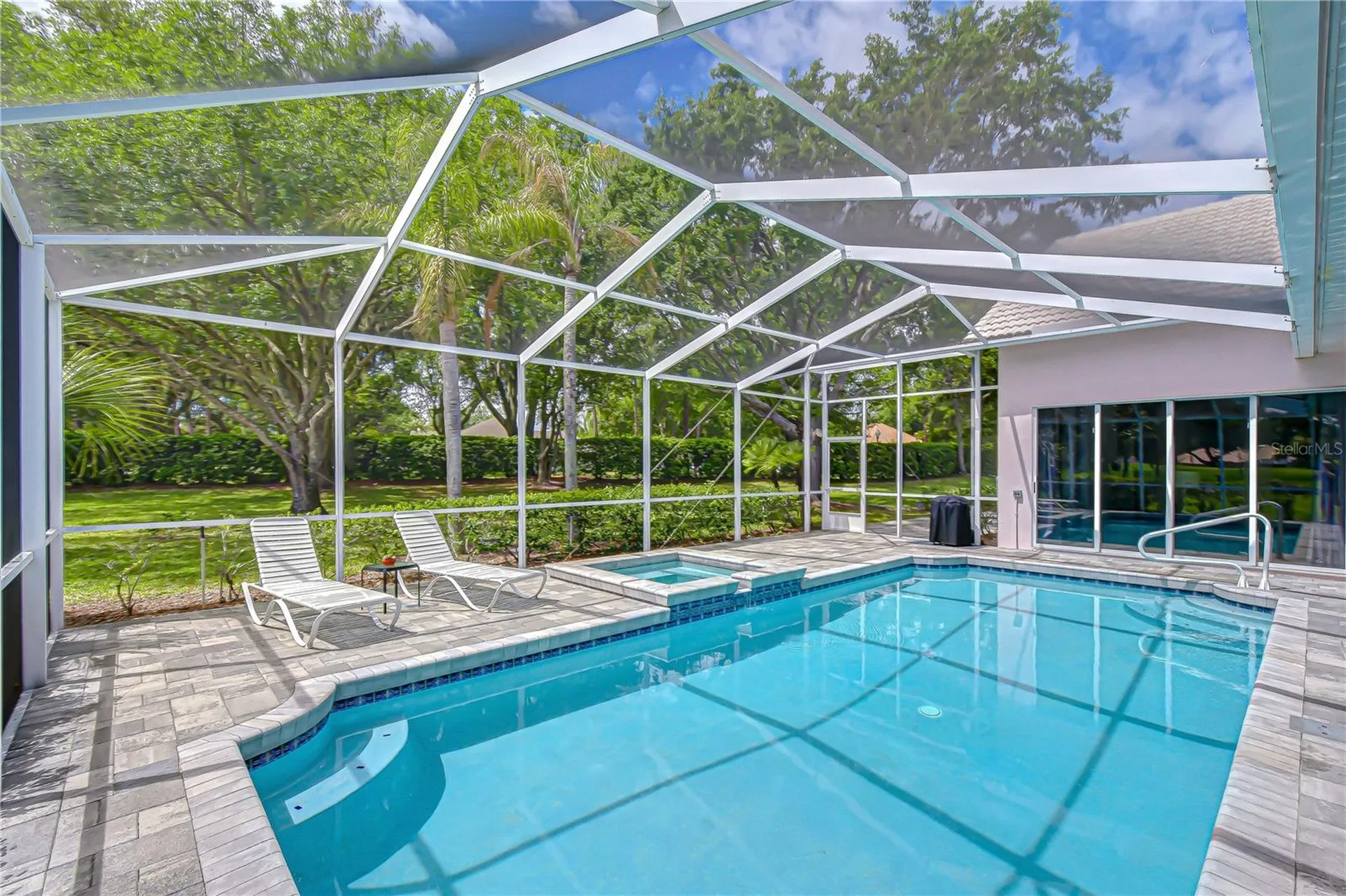 5201 Laurel Pointe Drive Valrico FL 33594