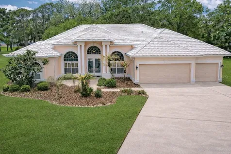 5201 Laurel Pointe Drive Valrico FL 33594