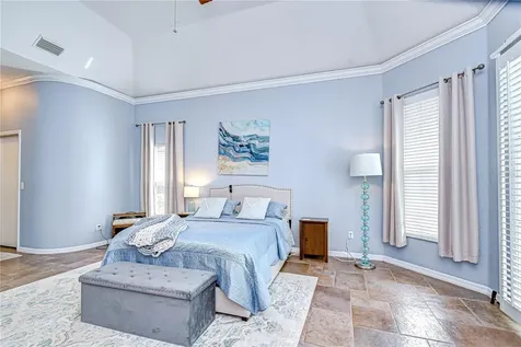 5201 Laurel Pointe Drive Valrico FL 33594