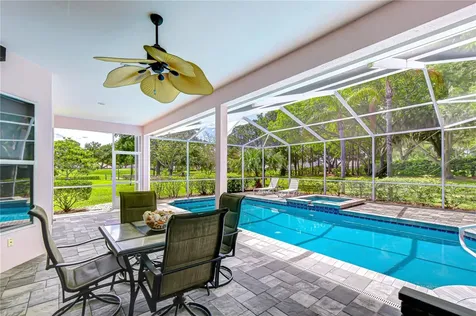 5201 Laurel Pointe Drive Valrico FL 33594
