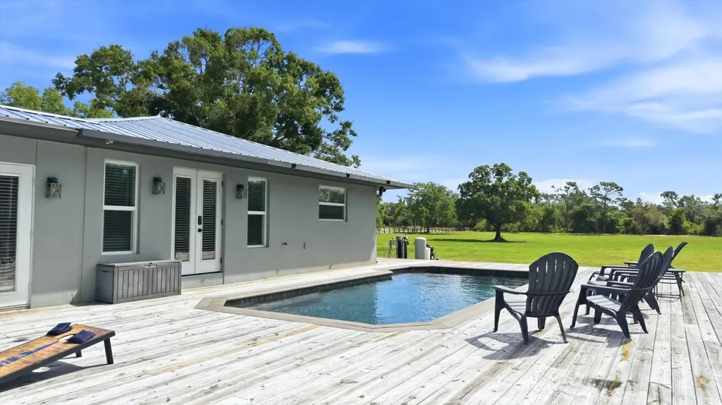 5361 Myakka Valley Trail Sarasota FL 34241