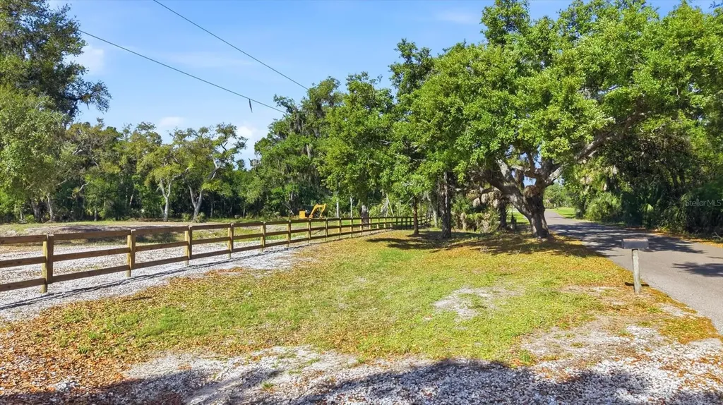 5361 Myakka Valley Trail Sarasota FL 34241
