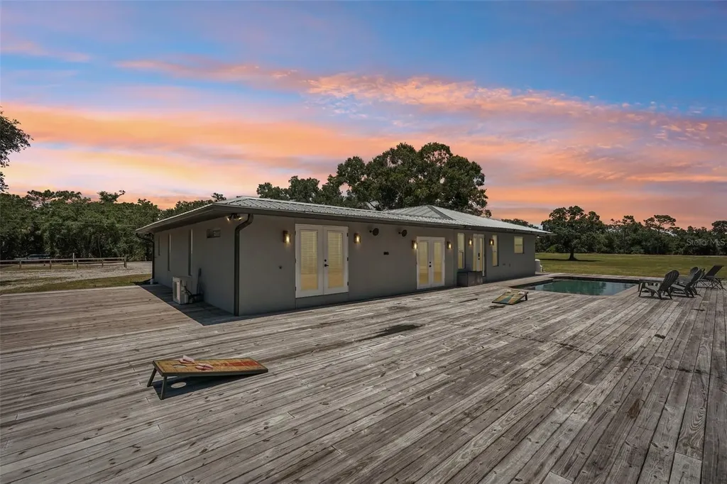5361 Myakka Valley Trail Sarasota FL 34241