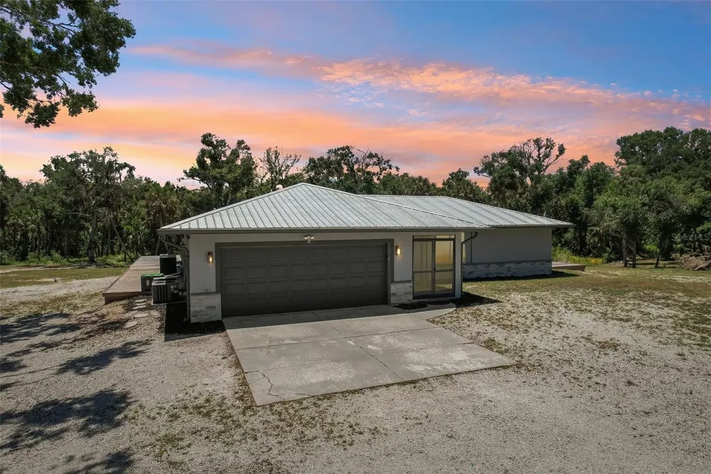 5361 Myakka Valley Trail Sarasota FL 34241