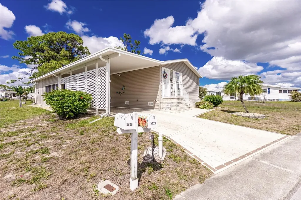 5121 Palena Boulevard North Port FL 34287