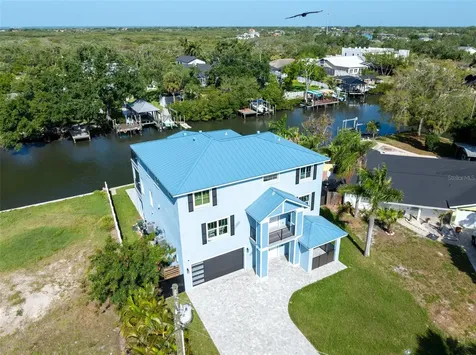 8717 Driftwood Drive Tampa FL 33615