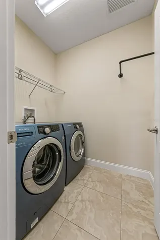 2011 Michael Tiago Circle Maitland FL 32751
