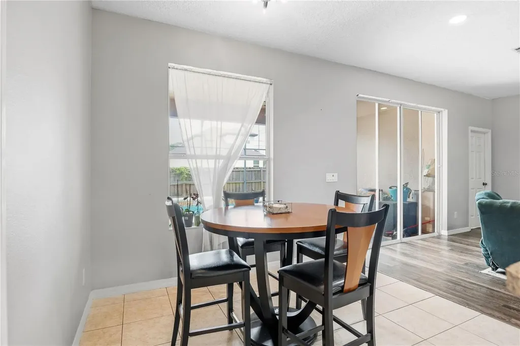 860 Hart Avenue Altamonte Springs FL 32701