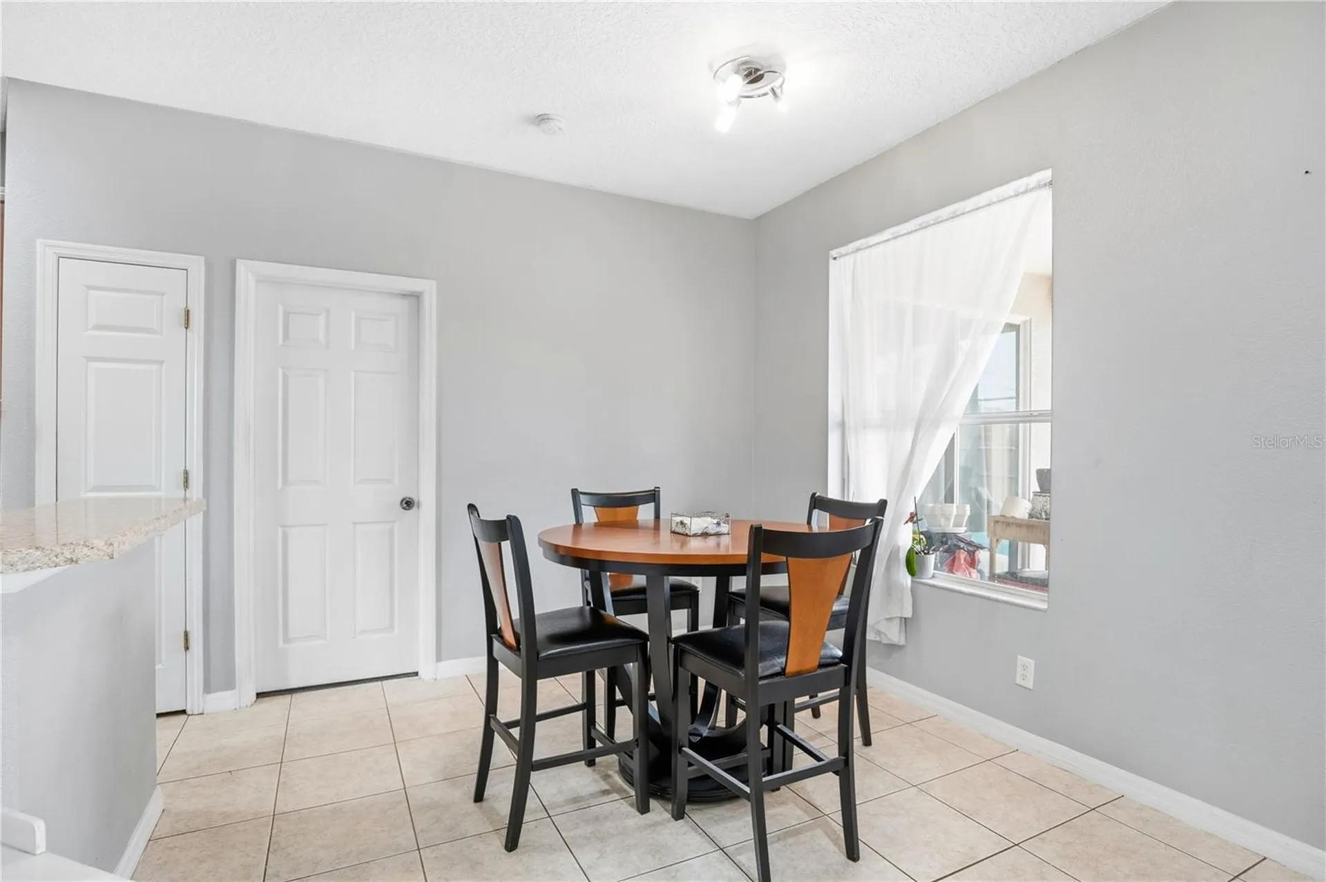 860 Hart Avenue Altamonte Springs FL 32701