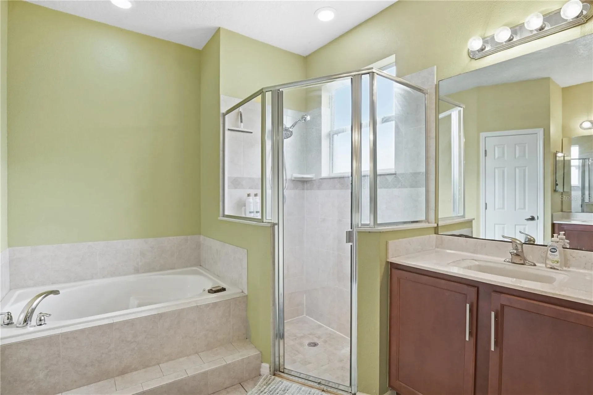 860 Hart Avenue Altamonte Springs FL 32701