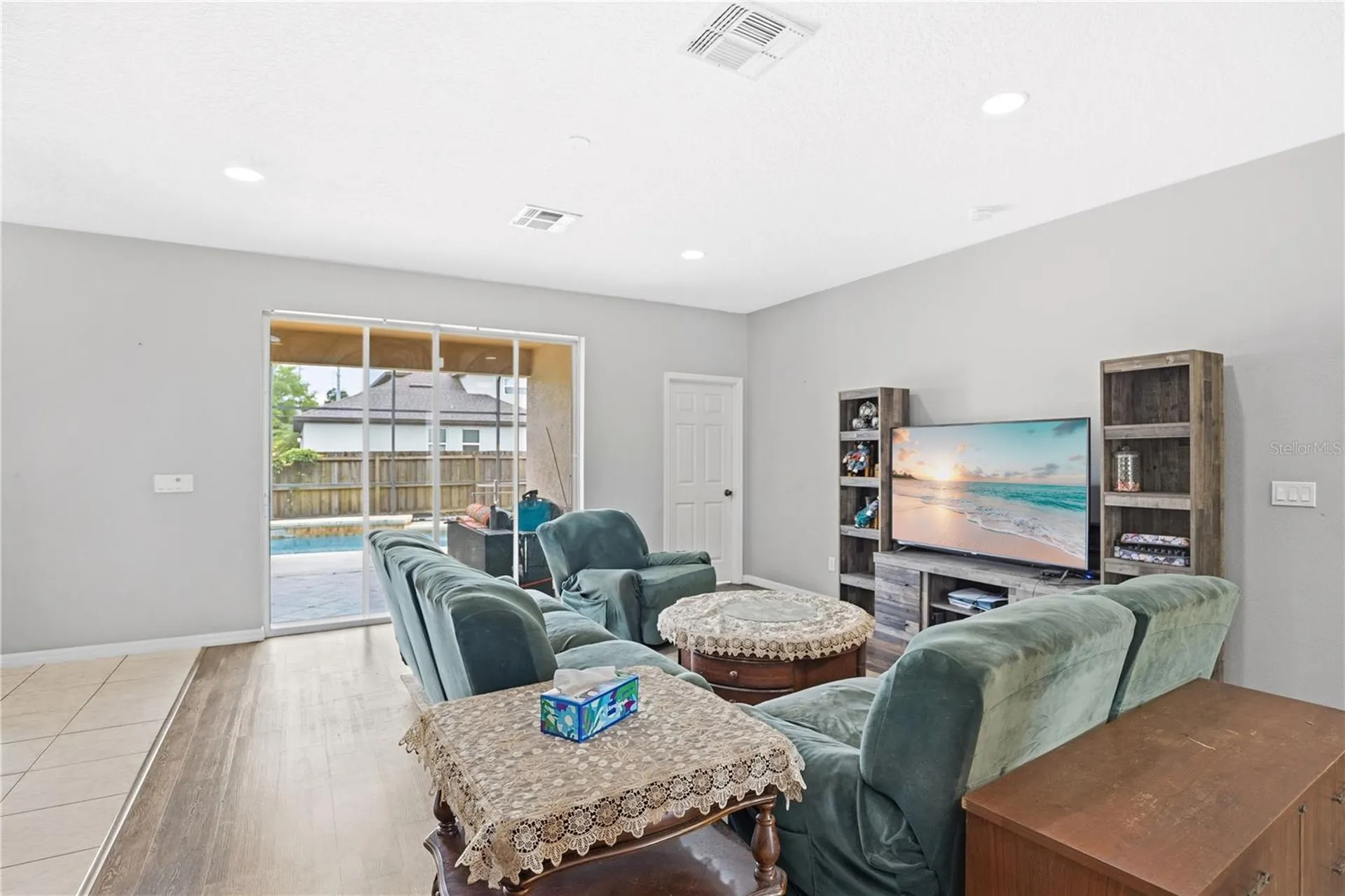 860 Hart Avenue Altamonte Springs FL 32701