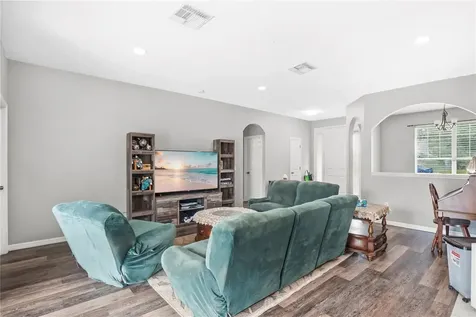 860 Hart Avenue Altamonte Springs FL 32701