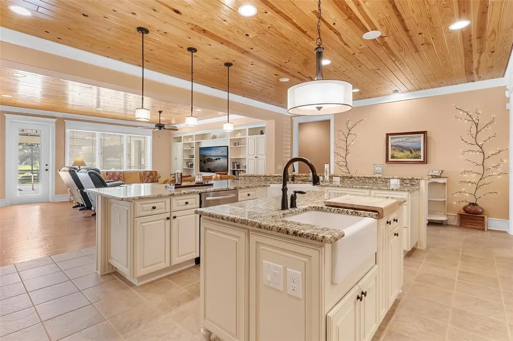 10615 NE 104th Circle Oxford FL 34484