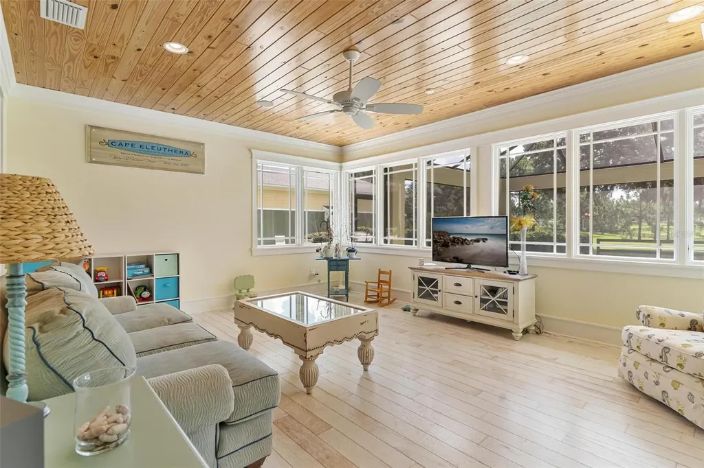 10615 NE 104th Circle Oxford FL 34484
