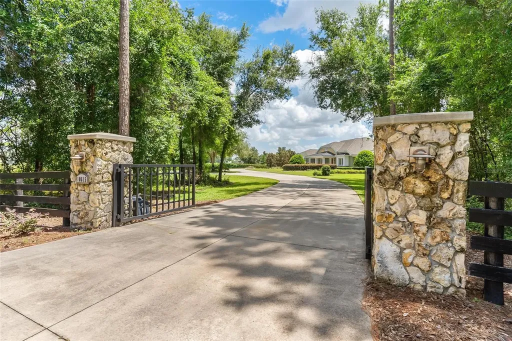 10615 NE 104th Circle Oxford FL 34484