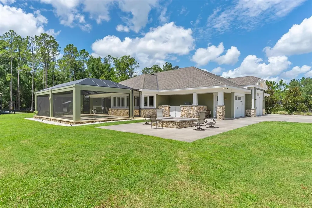 10615 NE 104th Circle Oxford FL 34484