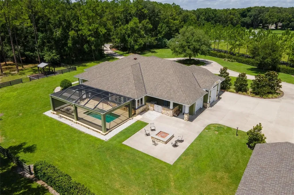 10615 NE 104th Circle Oxford FL 34484