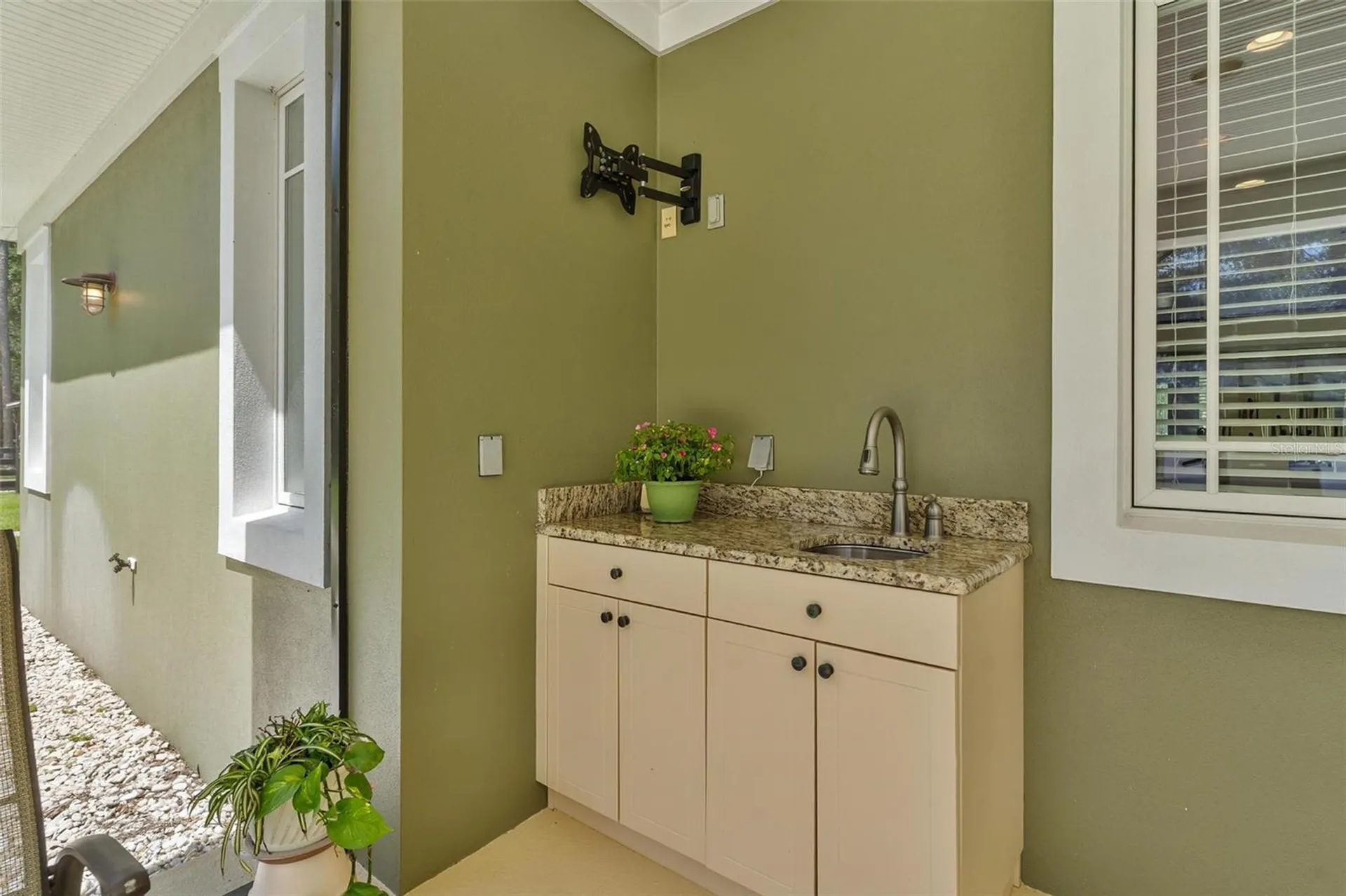 10615 NE 104th Circle Oxford FL 34484