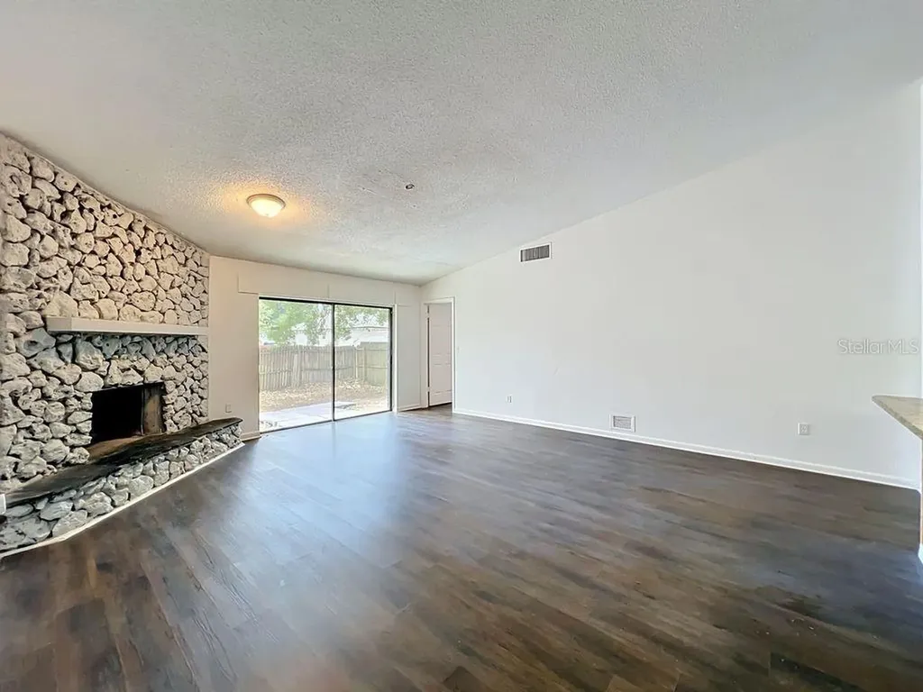 5214 2nd Street Orlando FL 32810