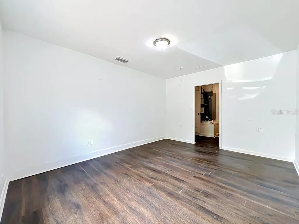 5214 2nd Street Orlando FL 32810