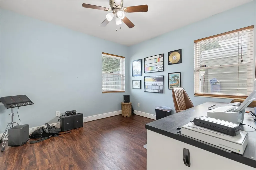 1224 80th Avenue N St Petersburg FL 33702