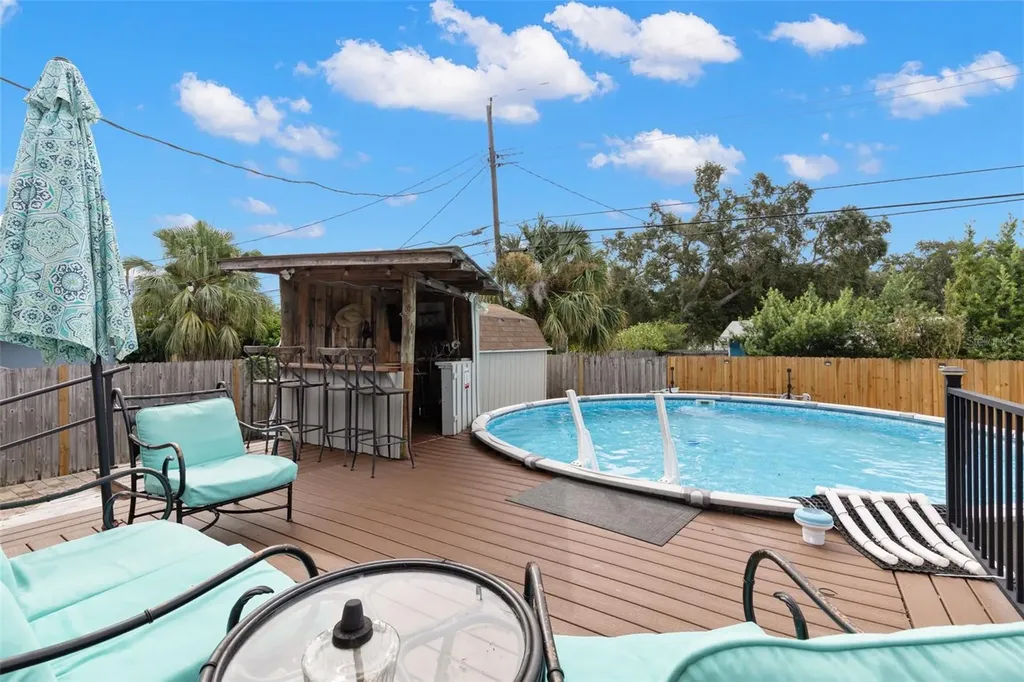 1224 80th Avenue N St Petersburg FL 33702