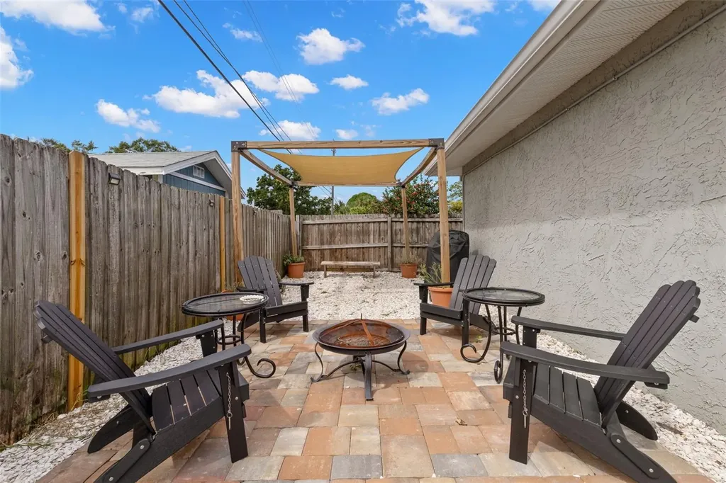 1224 80th Avenue N St Petersburg FL 33702