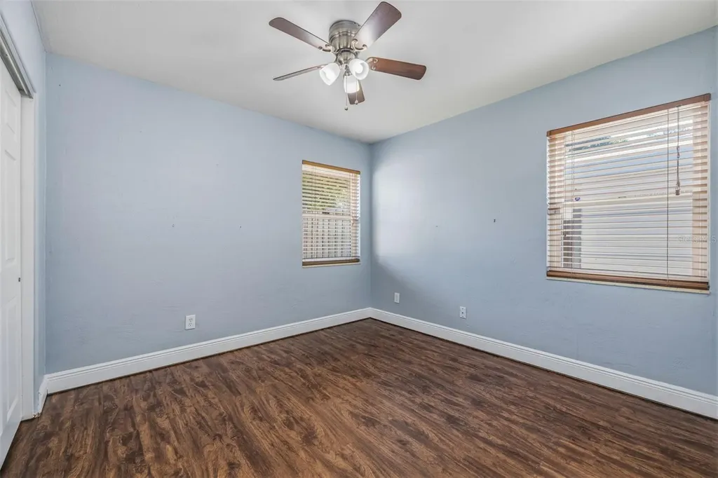 1224 80th Avenue N St Petersburg FL 33702