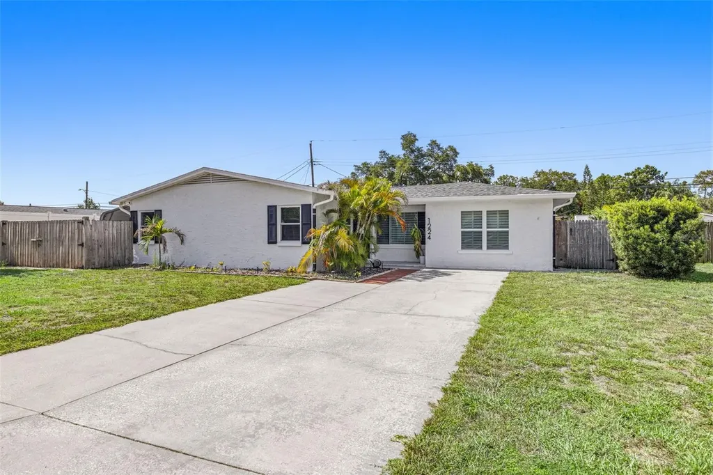 1224 80th Avenue N St Petersburg FL 33702