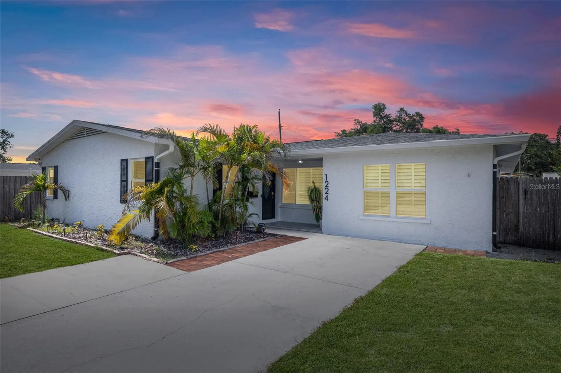1224 80th Avenue N St Petersburg FL 33702