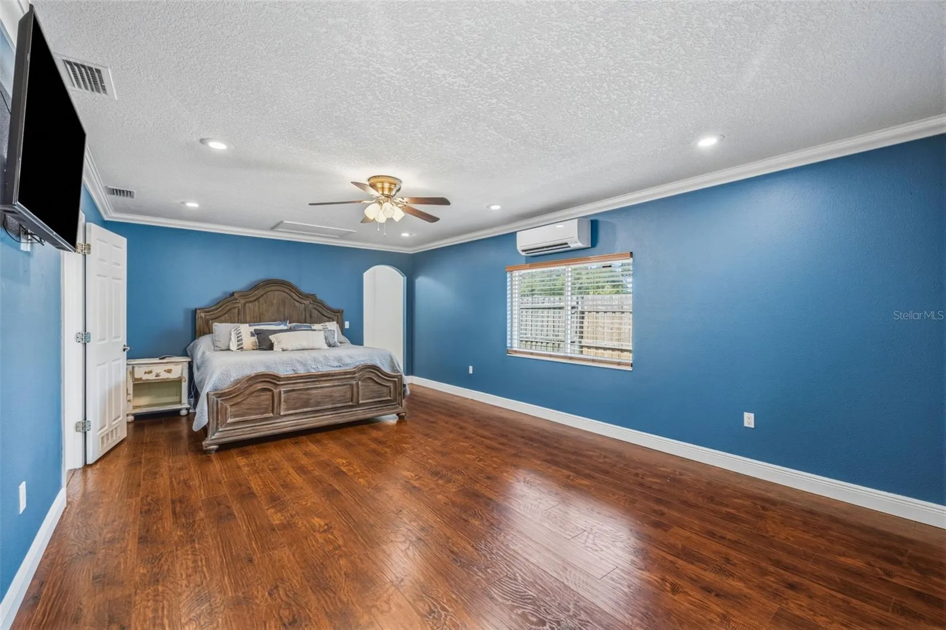 1224 80th Avenue N St Petersburg FL 33702