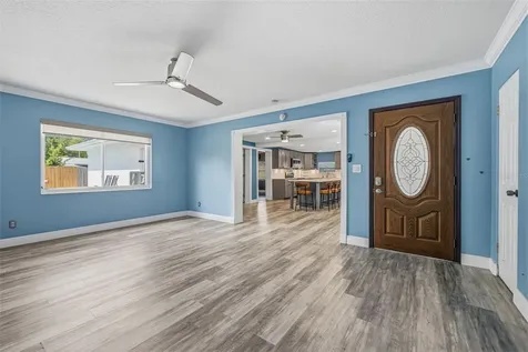 1224 80th Avenue N St Petersburg FL 33702