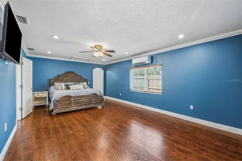 1224 80th Avenue N St Petersburg FL 33702