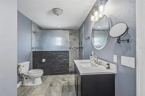 1224 80th Avenue N St Petersburg FL 33702